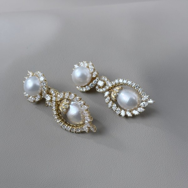 HARRY WINSTON  Earring